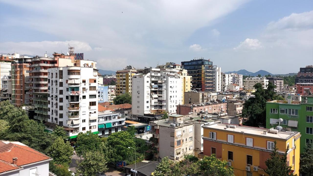 Spacious Family-Friendly Apartment In The Heart Of Bllok Tiranë Luaran gambar