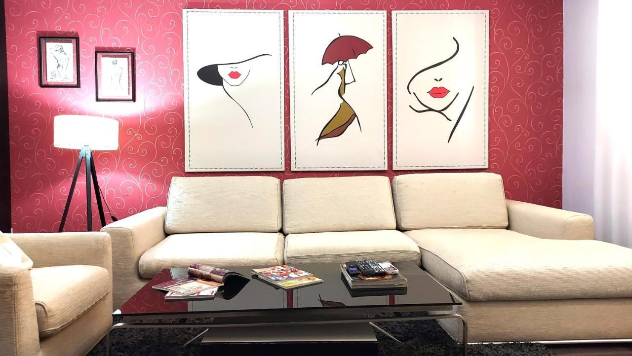 Spacious Family-Friendly Apartment In The Heart Of Bllok Tiranë Luaran gambar