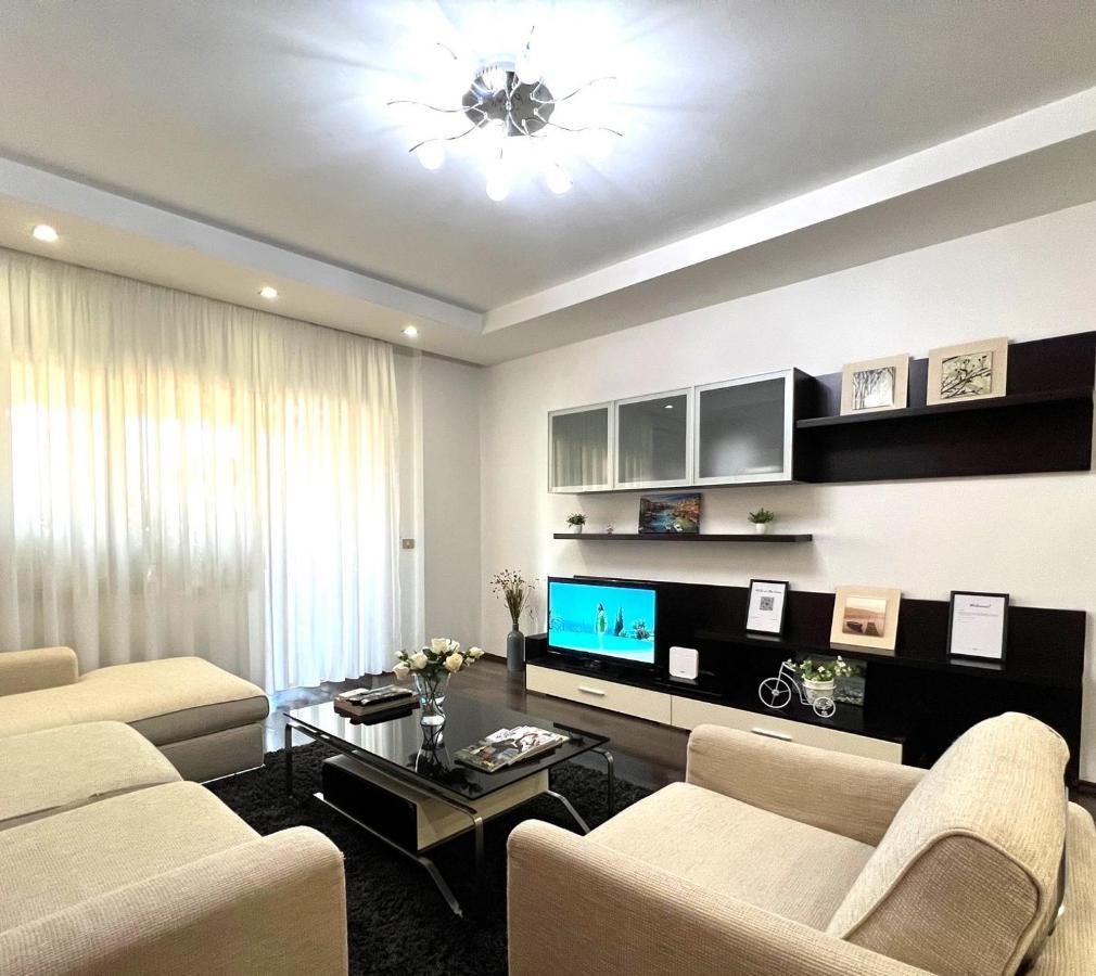 Spacious Family-Friendly Apartment In The Heart Of Bllok Tiranë Luaran gambar